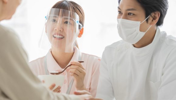 介護業界への転職で20万円支給！新型コロナウイルス感染拡大の影響