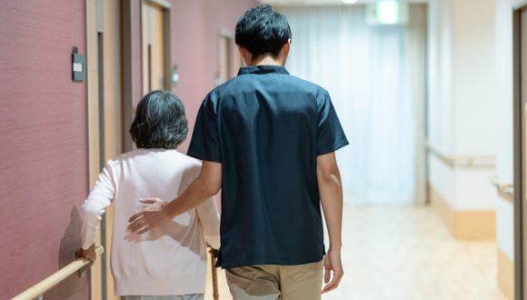 介護用の手すりの役割を知ろう！種類や選び方のポイント